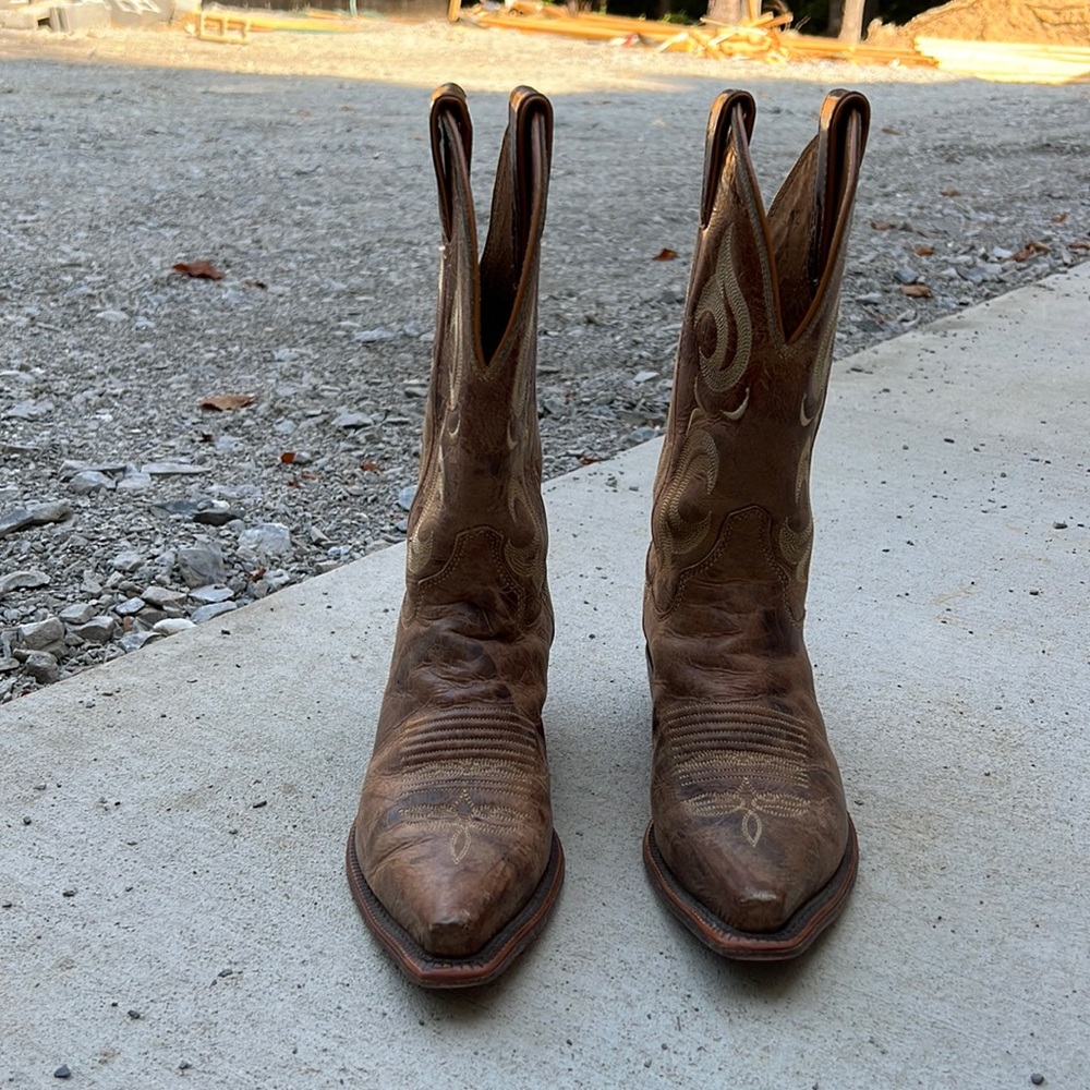 Justin’s point toe worn a handful of times like brand new